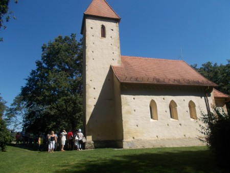 Velemér, Árpád-kori templom (fényjáték, freskók) 